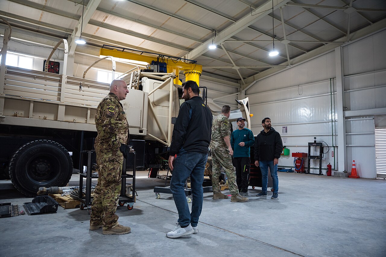 Coalition Advisors Assess Peshmerga Logi