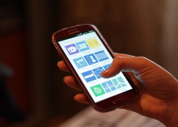 메타, '청소년 SNS 중독' 소송 못 피한다… 미 대법원 상고 기각