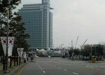 삼성전자, 베트남에 2.2조 반도체 테스트 공장… AI 메모리 수요 대응