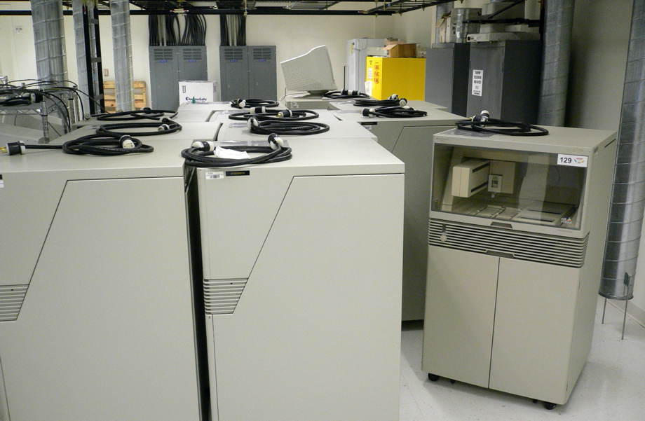 TIGR lab Old DNA sequencers