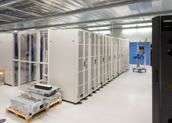 High performance computing cluster server hall