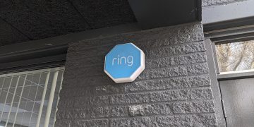 Ring sign, Zevenkamp, Rotterdam (2023) 02