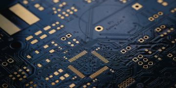 AI 반도체 회로기판 클로즈업 (사진: Vishnu Mohanan / Unsplash)
