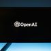 화면에 표시된 OpenAI 로고
