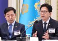 정부 관계자가 모두의 AI 프로젝트 추진 방향을 설명하는 모습