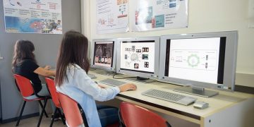 폴리테크니코 디 밀라노 E-Health Lab 연구진의 의료영상 데이터 분석 현장
