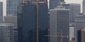 Amazon Headquarters construction from Bhy Kracke Park (18227035656)