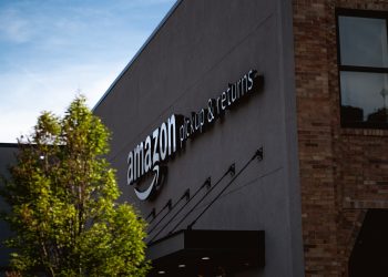 Amazon pickup & returns building