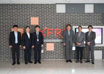 식품 제조공정에 AI·로봇 실증…조리·포장·검사 자동화 추진 공식 사이트의 브랜드 표시 또는 발표 현장