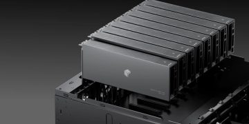 리벨리온 RebelServer 내부에 장착되는 RebelCard 가속기 8개