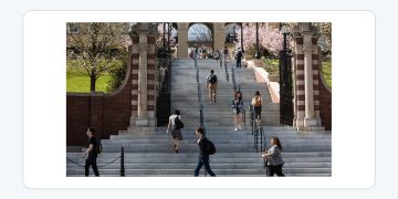 Tufts University 공식 로고