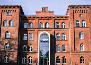 Institute of Aircraft Production Technology (IFPT), Hamburg University of Technology (TUHH) 공식 캠퍼스 사진 — 수동 수소 누설 점검의 프로브 궤적, 표준 공백과 함께 탐지 성능을 좌우한다 연구진 소속기관