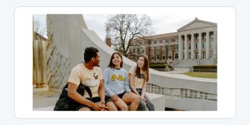 Purdue University 공식 로고