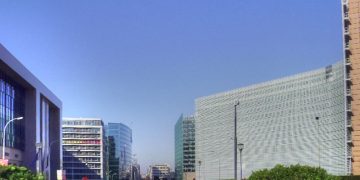 EU, AI 기가팩토리 최대 7곳 입찰…300억유로 이상 투자 구상