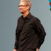 WWDC 무대에서 발표하는 팀 쿡 애플 CEO