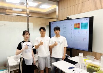 서강대 AI창의융합 학부연구소의 전자레인지 AI 개발 참여 연구생 3명
