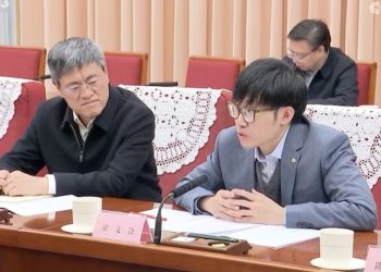 중국 총리 주재 좌담회에 참석한 딥시크 창업자 량원펑