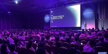 AWS 서밋 서울 2026에서 베스핀글로벌이 헬프나우 AI 운영 전략을 발표하는 현장