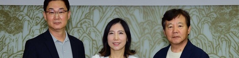 에이아이빅스랩 AIBIX 발표 행사 참석자 3명