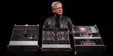 GTC 2026 무대에서 베라 루빈 장비를 소개하는 젠슨 황 엔비디아 CEO
