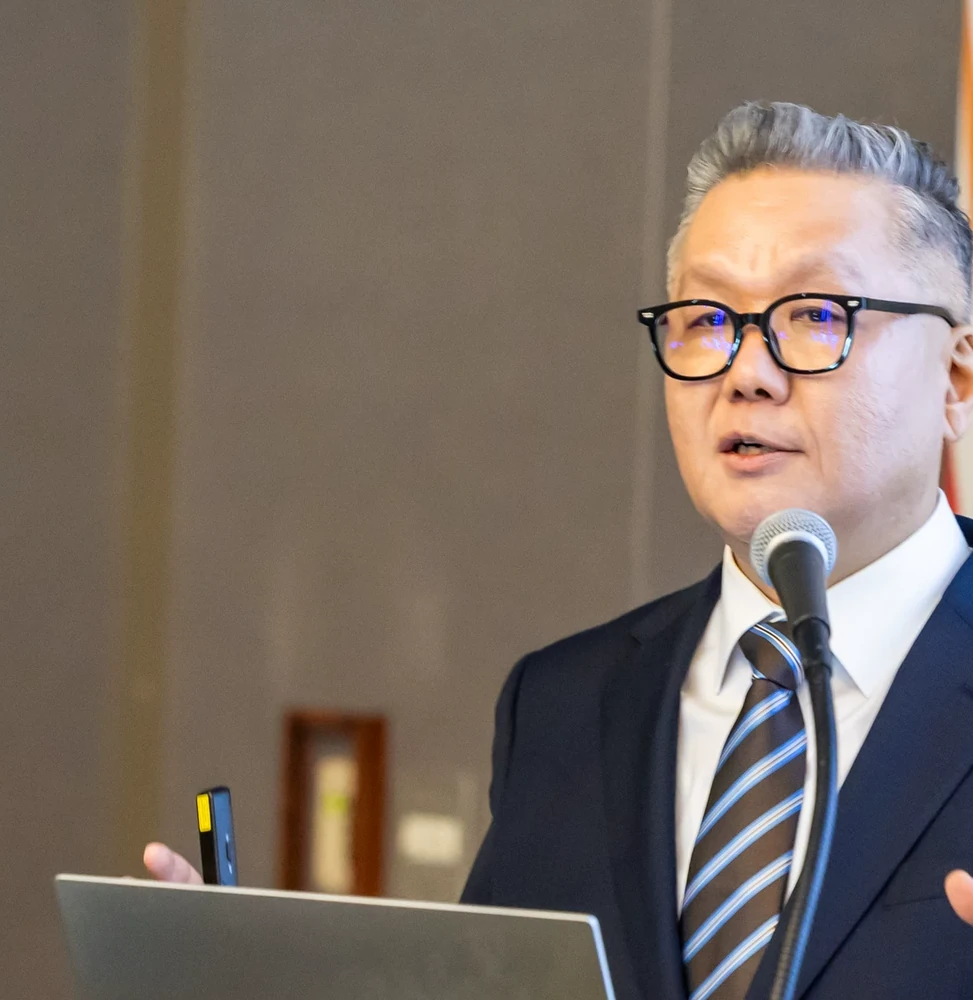 알리바바 클라우드 한국 데이터센터 발표 현장에서 설명하는 발표자