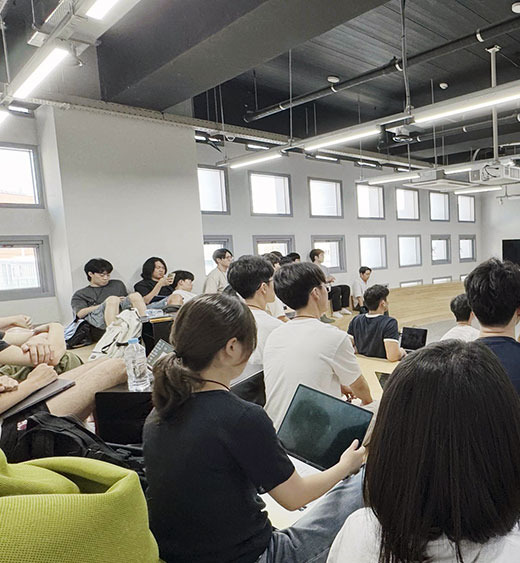 KAIST와 서울대 로봇 해커톤 참가 학생 교육 현장
