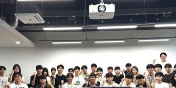 KAIST와 서울대 제1회 로봇 해커톤 참가자