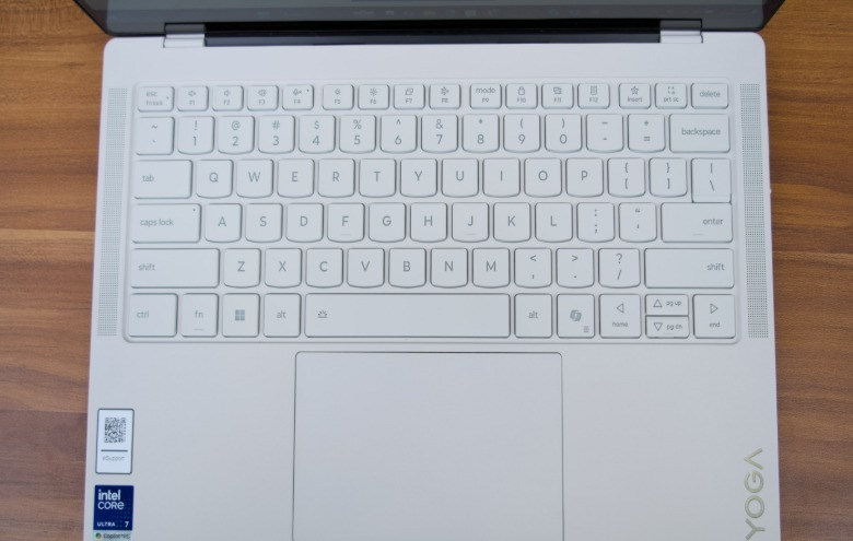 레노버 Yoga Slim 7i Ultra Aura Edition 키보드와 터치패드
