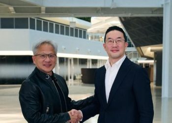 엔비디아 본사에서 악수하는 젠슨 황 CEO와 구광모 LG 대표