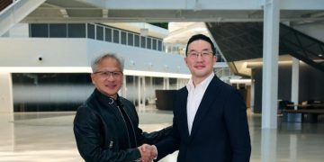 엔비디아 본사에서 악수하는 젠슨 황 CEO와 구광모 LG 대표