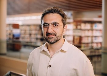 마이크로소프트 AI CEO 무스타파 술레이만. 사진: Christopher Wilson, CC BY-SA 4.0