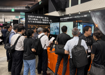 IPROS AI 2026 Summer 인터엑스 부스에서 상담하는 일본 제조업 관계자들