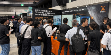 IPROS AI 2026 Summer 인터엑스 부스에서 상담하는 일본 제조업 관계자들
