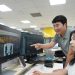 포스코DX 연구진이 Vision AI 플랫폼으로 산업현장 영상을 분석하는 모습