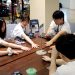 TECH4GOOD 해커톤 참가자들이 팀 회의를 진행하는 모습