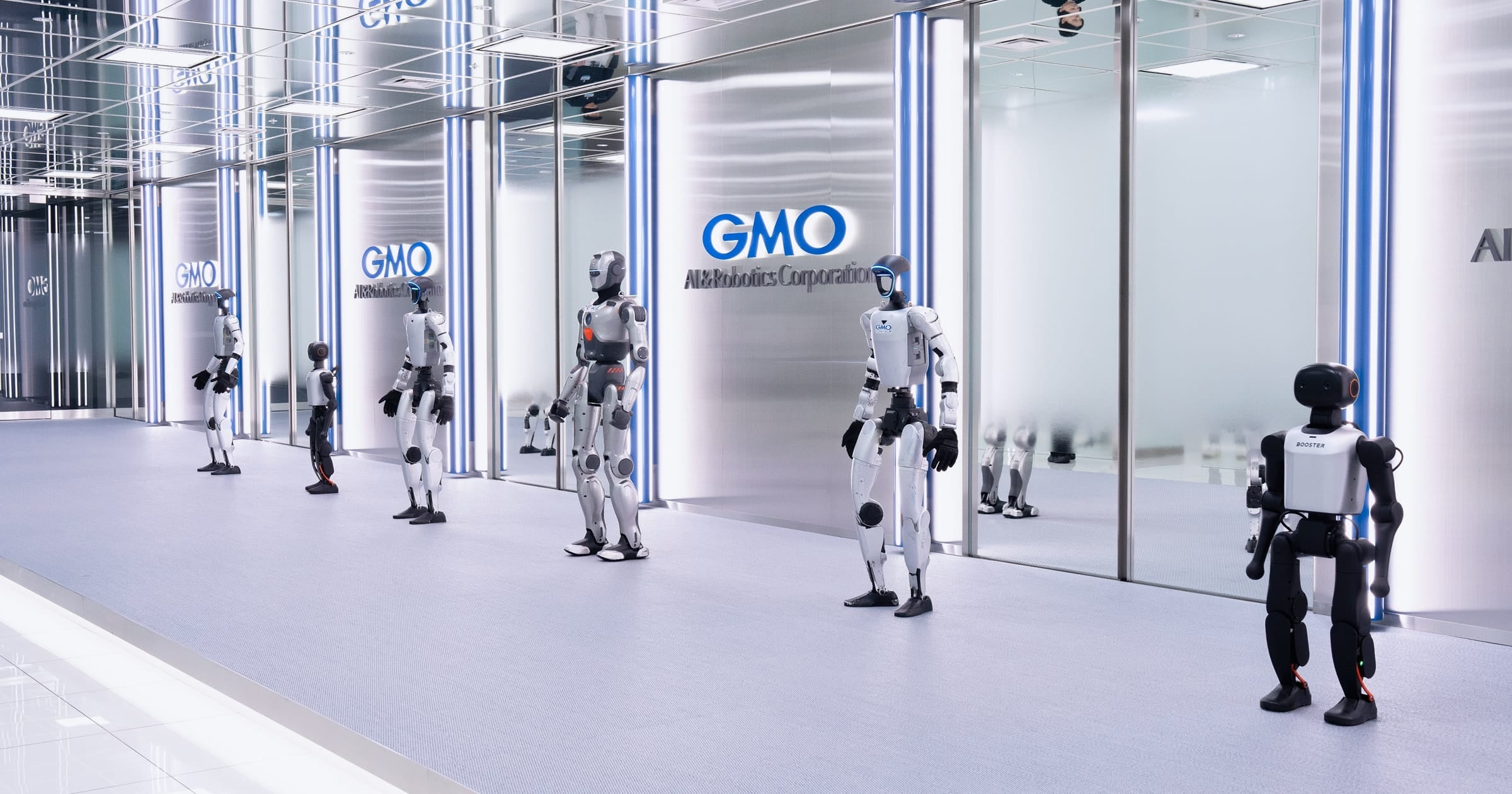 GMO 시부야 휴머노이드 연구시설의 로봇 전시 공간. 2026년 4월 7일 선행개장 발표 때 공개된 사진