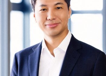 카미나시의 모로오카 히로토 대표