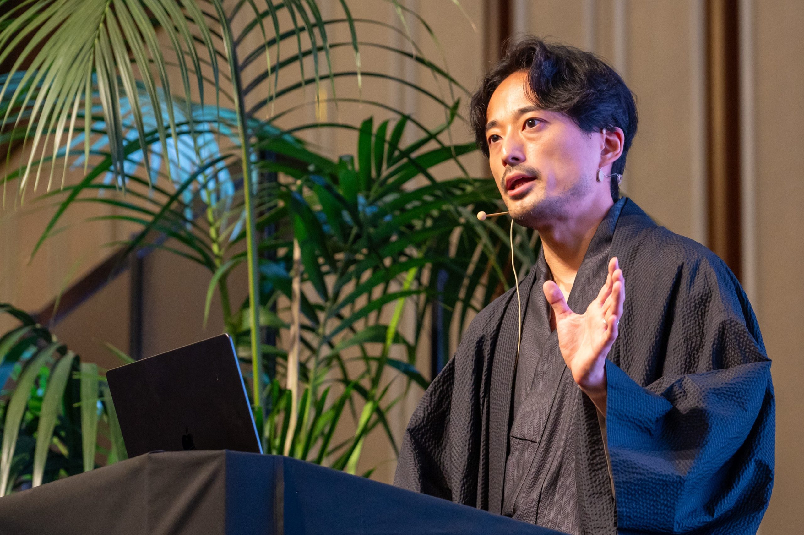 AI 확산에 따른 마케팅 변화를 다룬 THE MARKETING WORLD CONGRESS 2027에 참여한 SHIFT AI 대표 기우치 쇼타