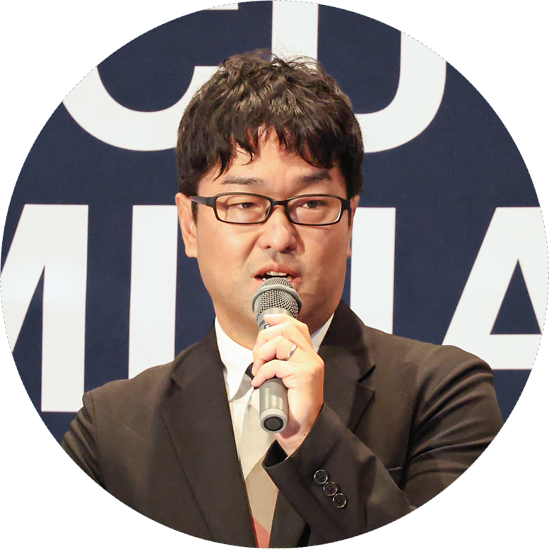 9월17일 세미나에서 일본화약 DX그룹장 사쓰다 마코토가 KIZNA 고객정보 기반 AI추천·알림 운영사례를 발표하고 있다